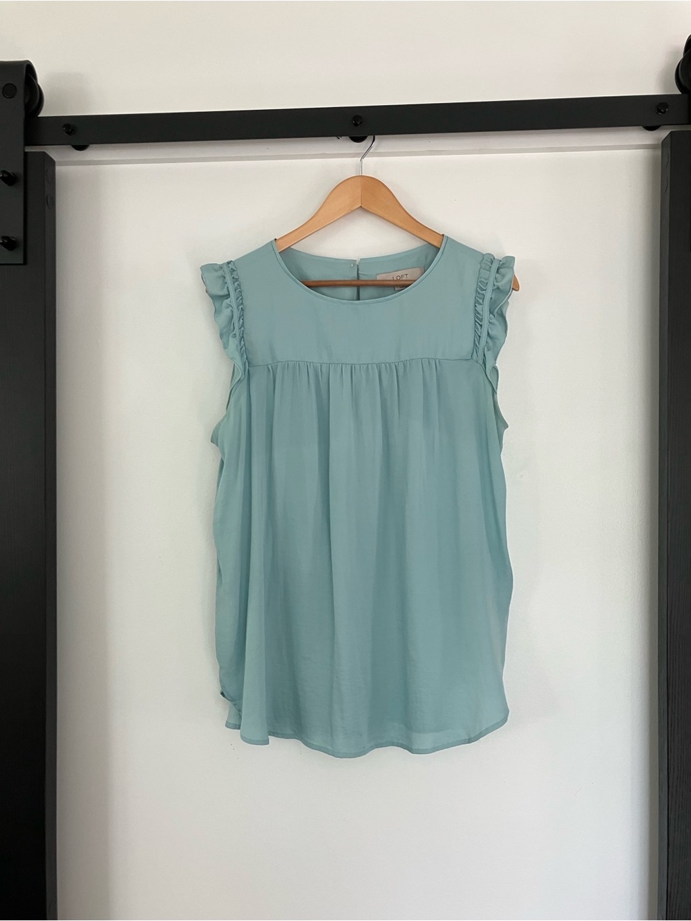 LOFT  seafoam green Ruffle Sleeve Sleeveless Top